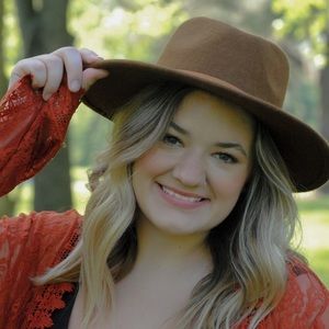 Meet your Posher, Rhyelea